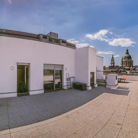 With Private 90 Sqm Rooftop, Free Parking And Air Condition