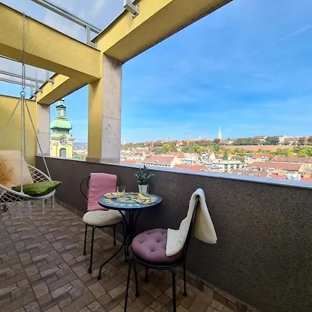Panoramic Terrace Apartment *