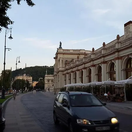 Pala Gardem * Budapešť