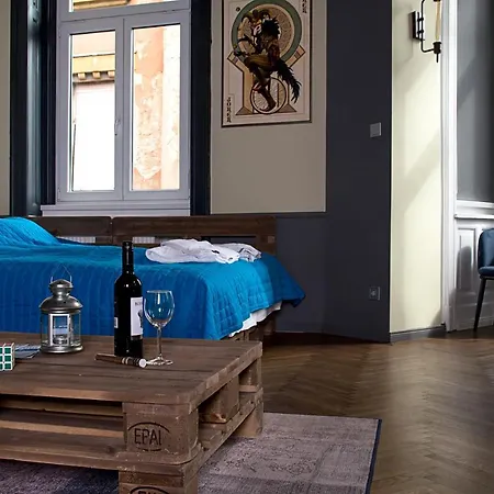 Walnuttree Loft Style Prestige דירה *