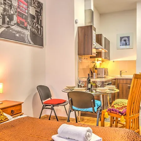 Capital Apartment *