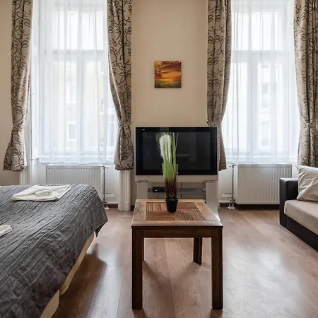 Elit Boutique Rooms- Location by bqa Budapest