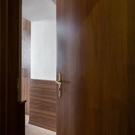 Elit Boutique Rooms- Location by bqa Hotel