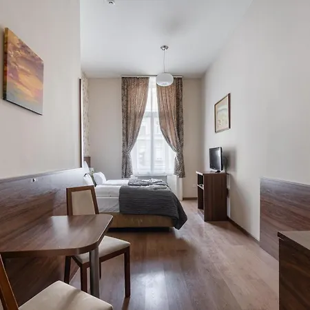 Hotel Elit Boutique Rooms- Location by bqa