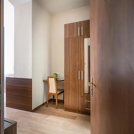 Hotel Elit Boutique Rooms- Location by bqa *