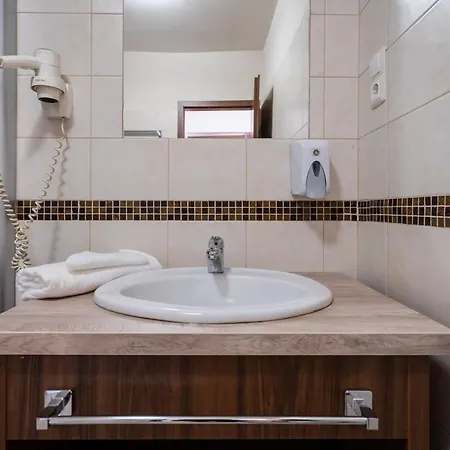 Elit Boutique Rooms- Location by bqa Hotel *