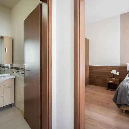 Elit Boutique Rooms- Location by bqa Budapest