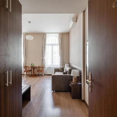 Hotel Elit Boutique Rooms- Location by bqa *