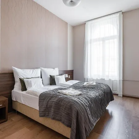 Hotel Elit Boutique Rooms- Location by bqa *