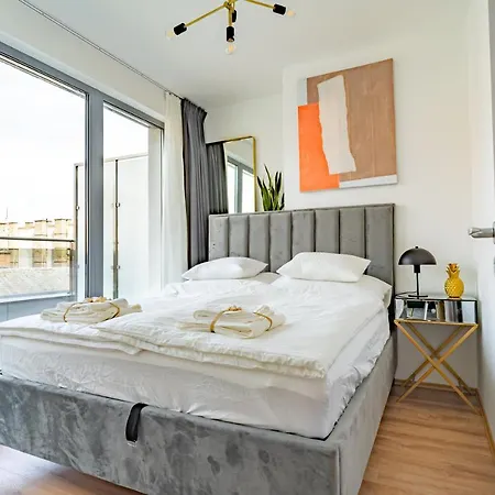 ~ Roof Terrace/ac/indoor Parking *