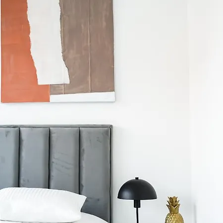 Apartment ~ Roof Terrace/ac/indoor Parking Budapest