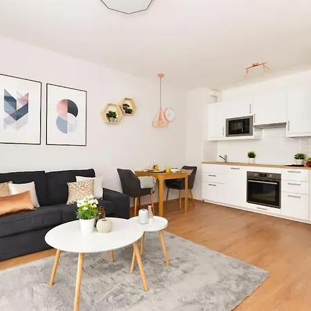 Laurel Bay Apartment *