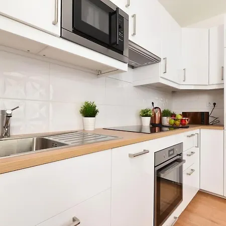 Laurel Bay Apartment