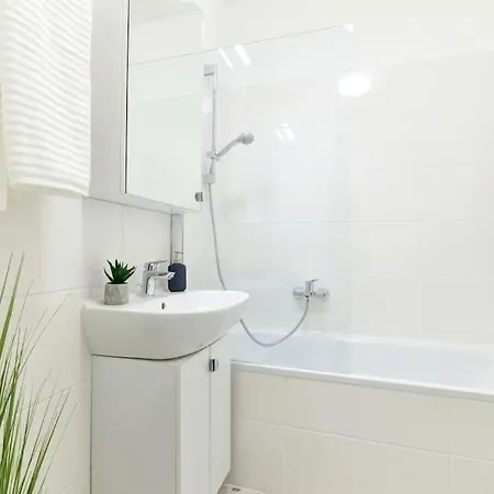 Laurel Bay Apartment