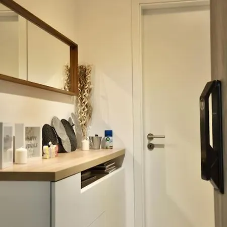 New In - Free Parking Apartment *