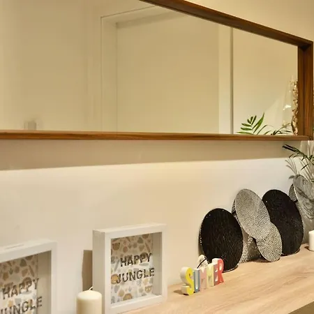 New In - Free Parking Apartment