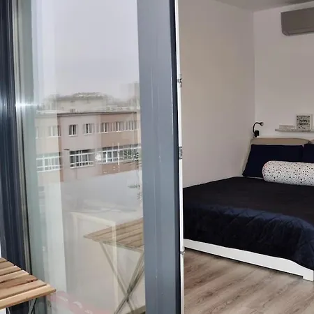 New In - Free Parking Apartment