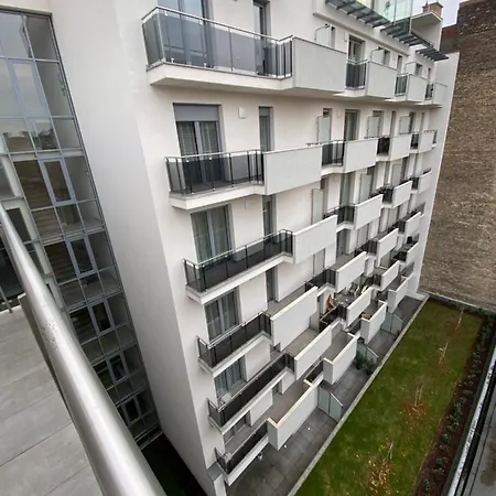 ~ Roof Terrace/ac/indoor Parking *