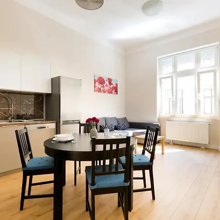Kresz Geza 29 Westend Station 2 Bedrooms+living Ac Apartman Budapest
