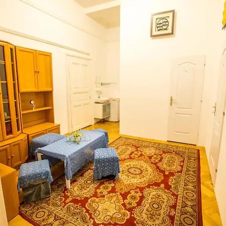 Homestay Center 5 Private For 19 People *