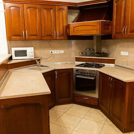 Luxury Downtown 3 Bedroom By Synagoge With Beautiful View * Budapešť