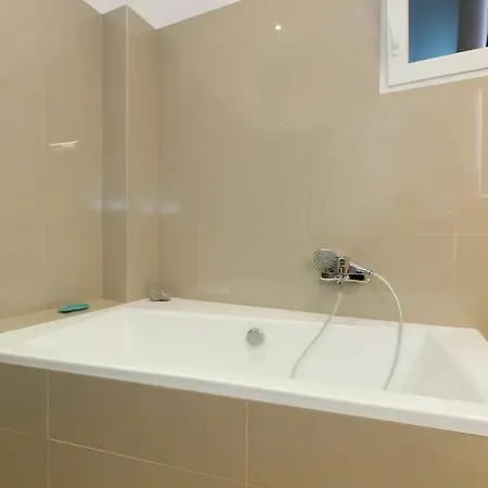 Kresz Geza 29 Westend Station 2 Bedrooms+living Ac Budapest