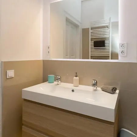 Kresz Geza 29 Westend Station 2 Bedrooms+living Ac * Budapest