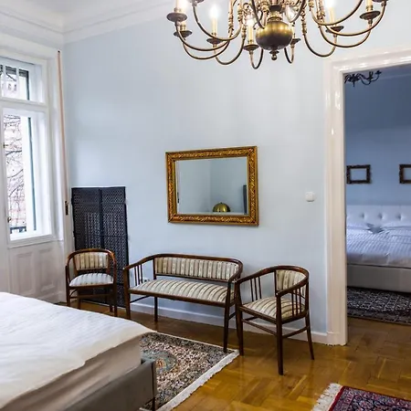 Luxury Downtown 3 Bedroom By Synagoge With Beautiful View * Budapešť