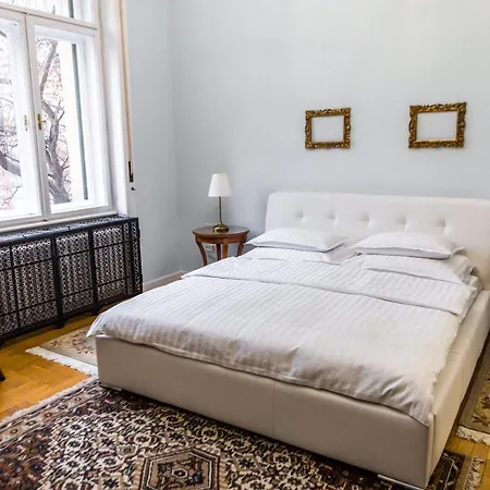 Luxury Downtown 3 Bedroom By Synagoge With Beautiful View Apartmán