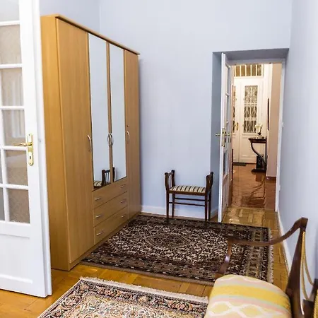 Luxury Downtown 3 Bedroom By Synagoge With Beautiful View * Budapešť