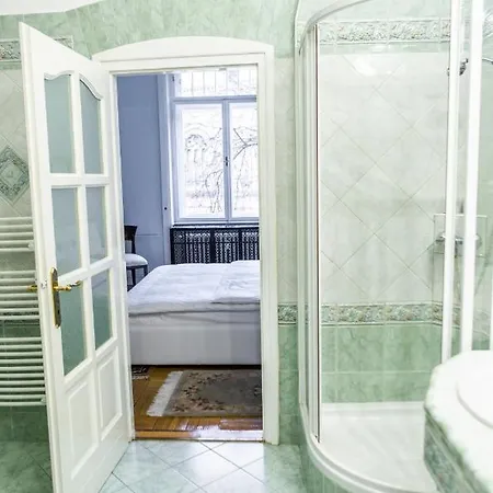 Luxury Downtown 3 Bedroom By Synagoge With Beautiful View Budapešť