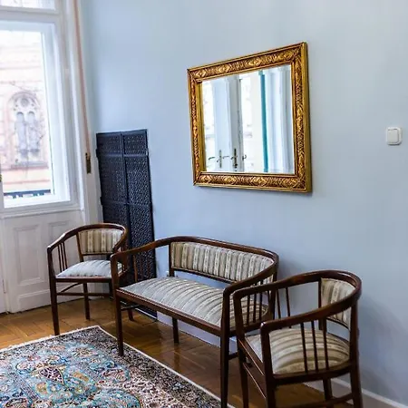 Luxury Downtown 3 Bedroom By Synagoge With Beautiful View Apartmán Budapešť