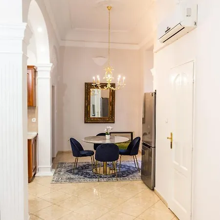 Luxury Downtown 3 Bedroom By Synagoge With Beautiful View Apartmán Budapešť