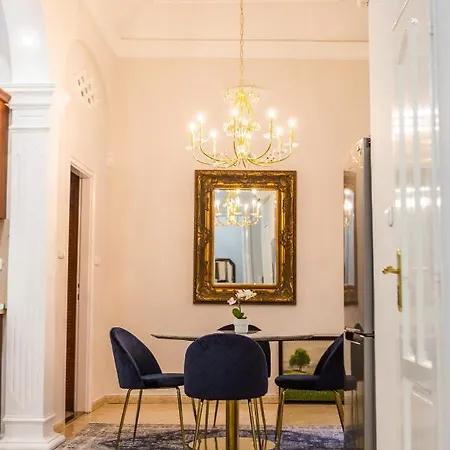 Luxury Downtown 3 Bedroom By Synagoge With Beautiful View Apartmán
