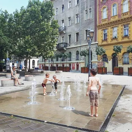 30m2 A/c Apartment, 3 Min From Ny Cafe Apartment Budapest