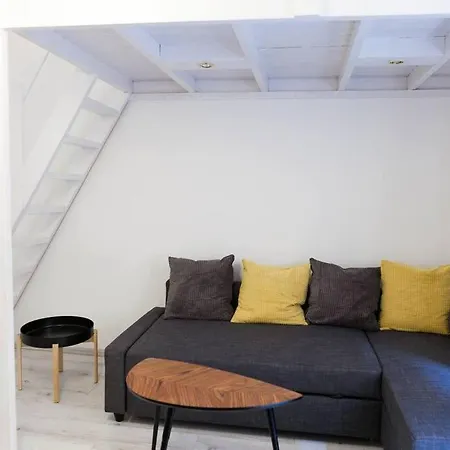 Apartment 30m2 A/c Apartment, 3 Min From Ny Cafe *