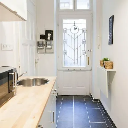 30m2 A/c Apartment, 3 Min From Ny Cafe Apartment *
