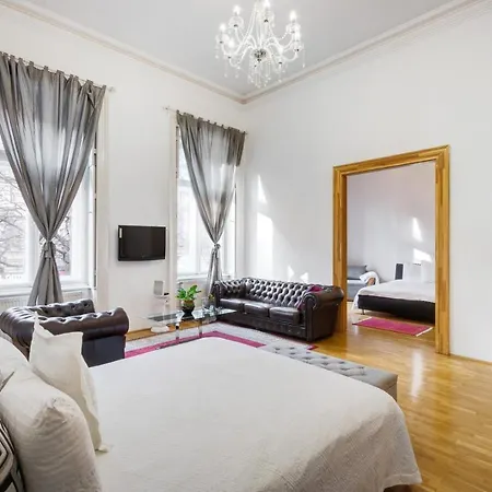Royale Apartment