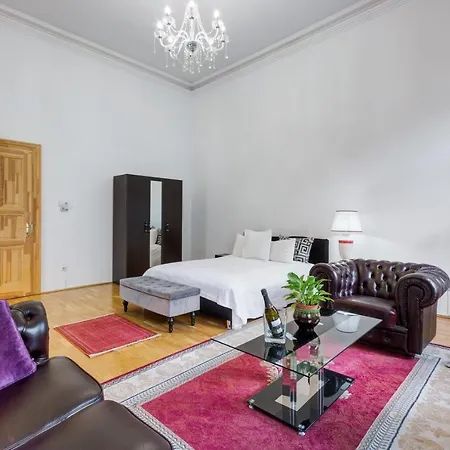 Royale Apartment *