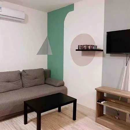 Apartment Corvin Cozy And Peaceful 313