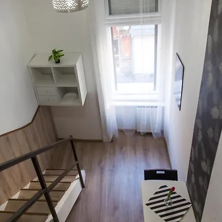 Central Budget Lofts Appartamento