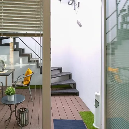 King Street Center Apartment *