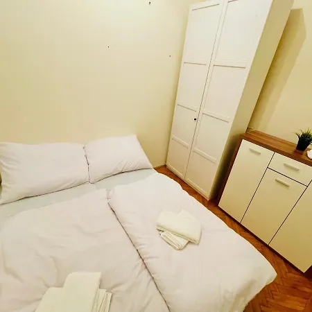 Apartment Friend Of Deak Ferenc *