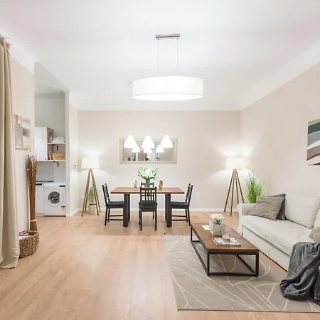 Downtown Heart 3 Bdr, 2 Bath, A/c Apartmán Budapešť