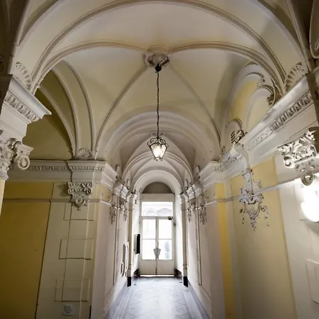 Royale Apartment *