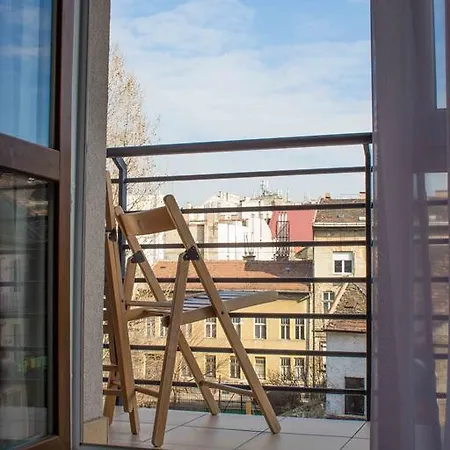 Apartman Maple Tree Budget *