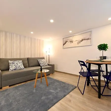 Cute Gallery Flat In Kiraly Street Budapest