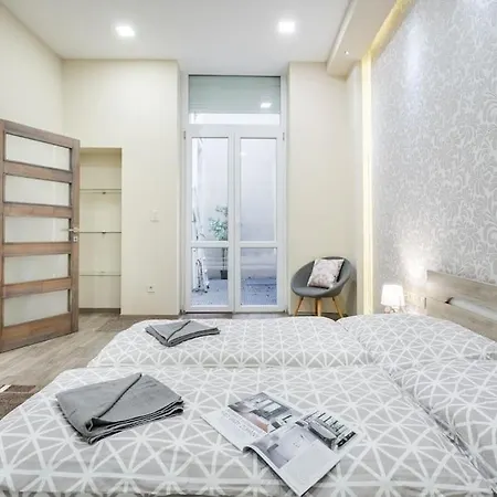 Apartment Szalag Utca 6 Luxurious Flat Castle District Budapest