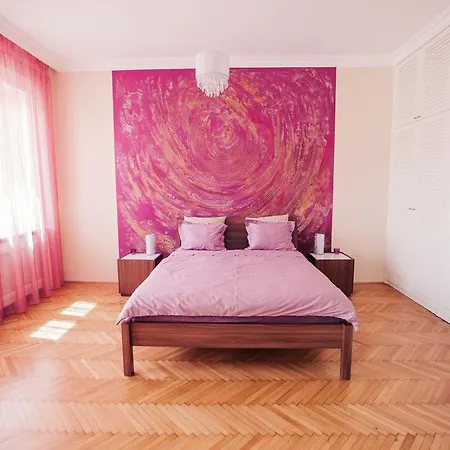 Exclusive Colourful Flat In The Apartment *