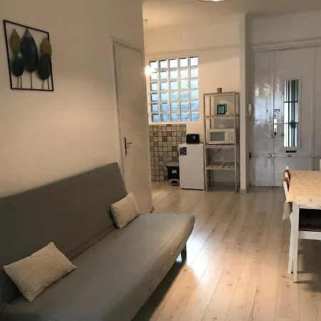 Kenyelmes Lakas Jo Helyen Apartment Budapest